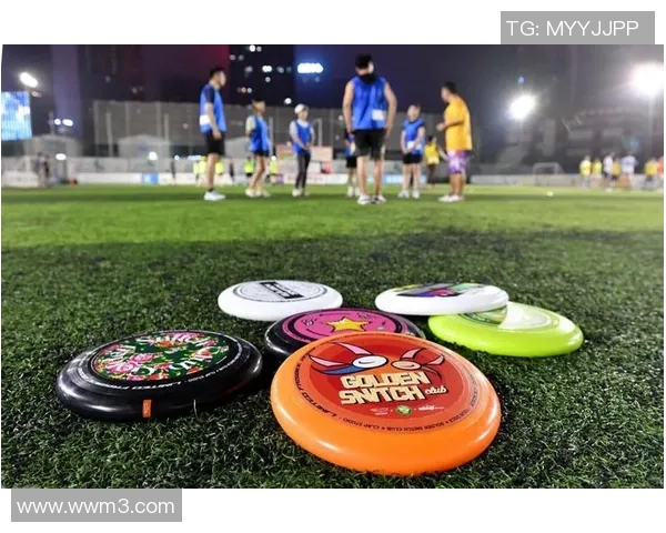 广州飞盘队在极限运动嘉年华中的默契配合与精彩表现分析